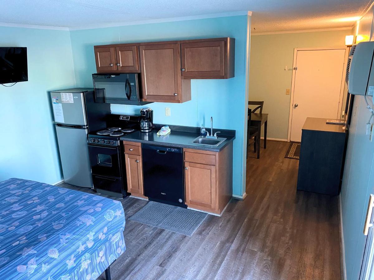 Admiral'S Quarters Motel Kure Beach Ngoại thất bức ảnh