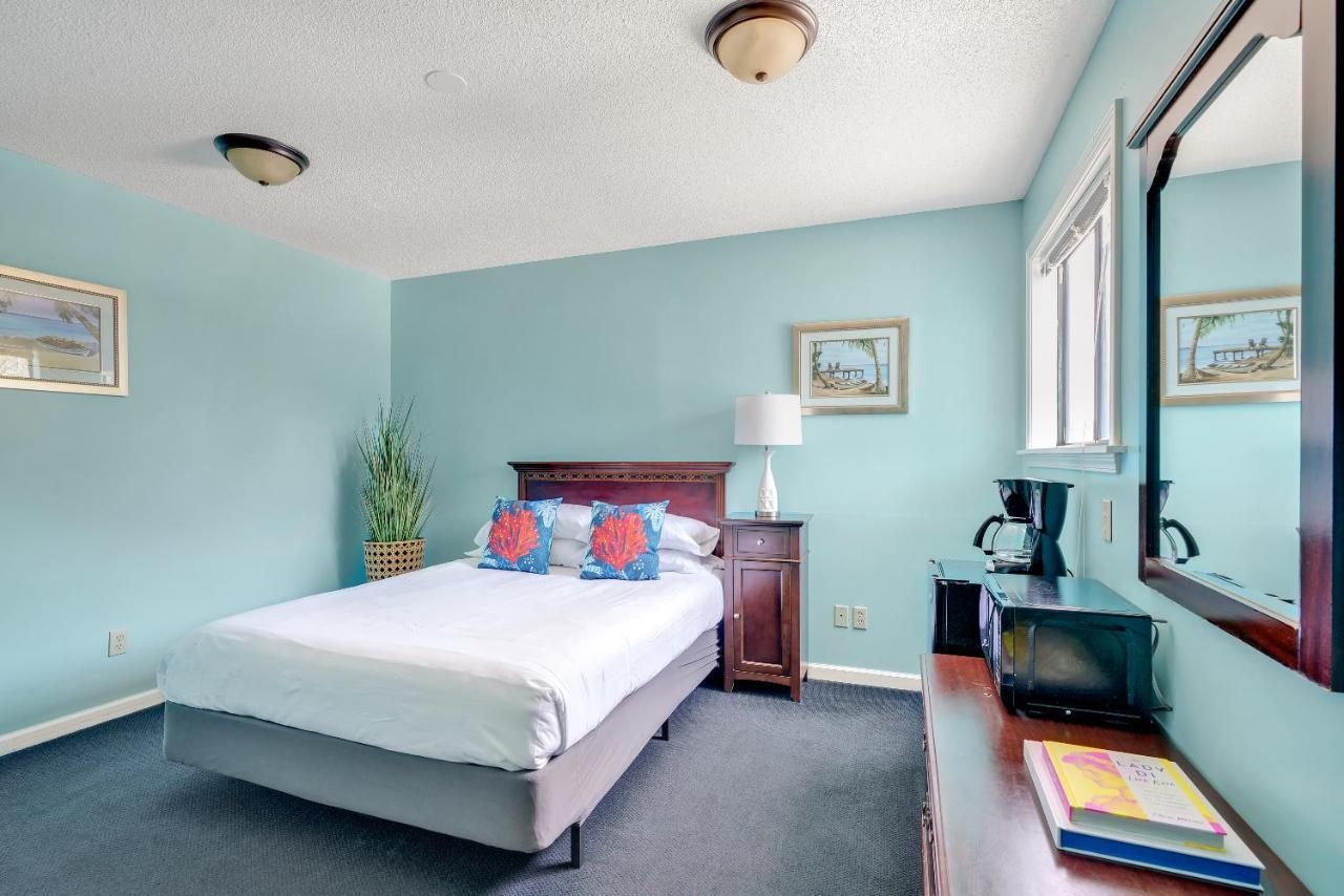 Admiral'S Quarters Motel Kure Beach Ngoại thất bức ảnh
