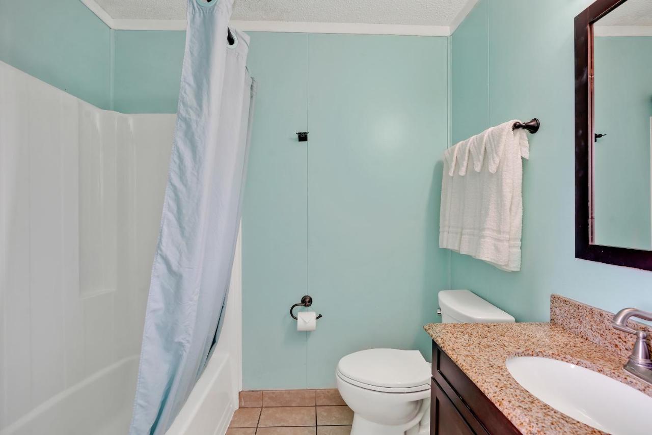 Admiral'S Quarters Motel Kure Beach Ngoại thất bức ảnh