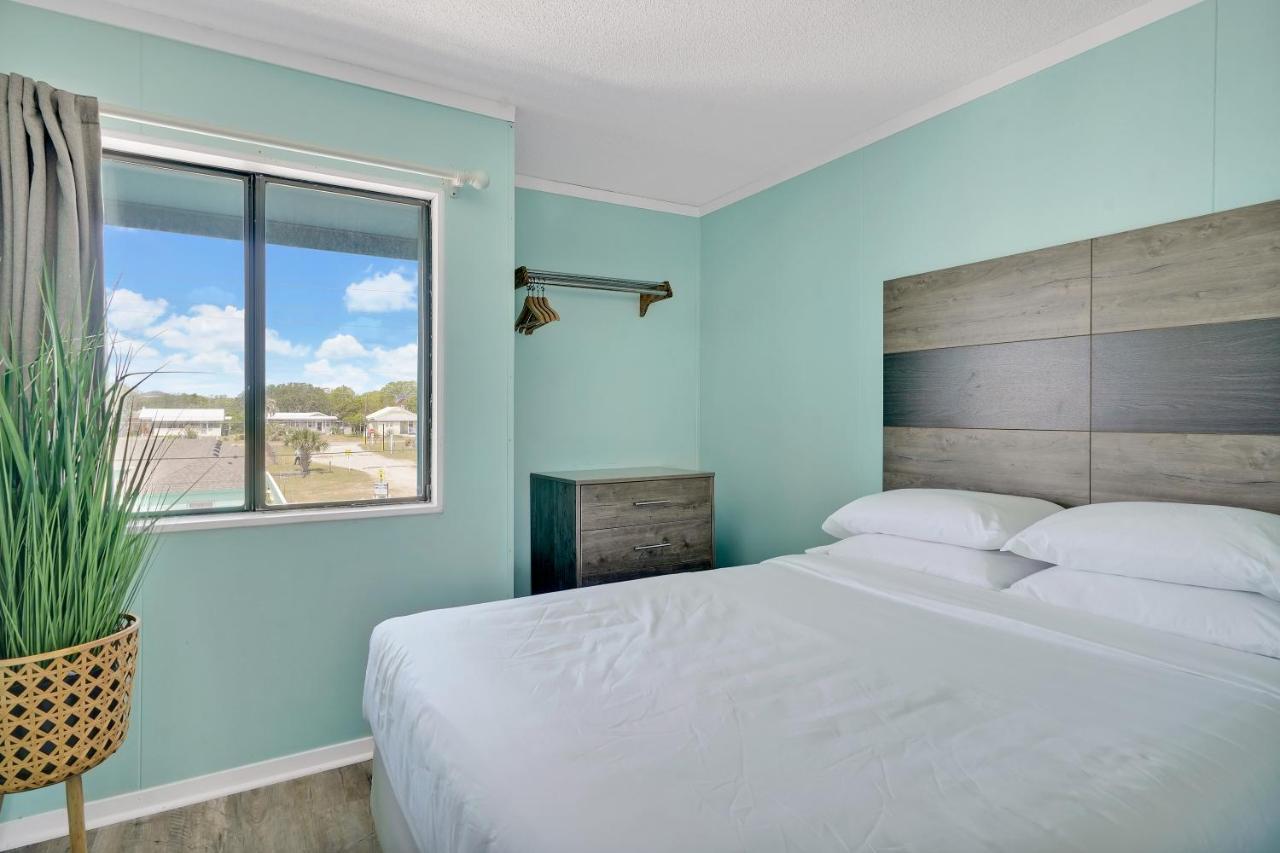 Admiral'S Quarters Motel Kure Beach Ngoại thất bức ảnh