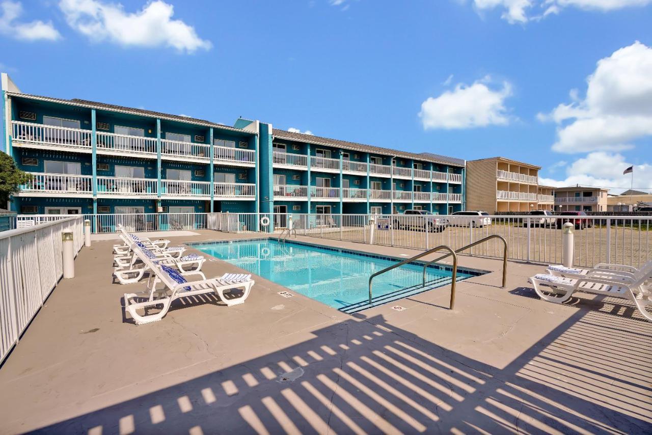 Admiral'S Quarters Motel Kure Beach Ngoại thất bức ảnh